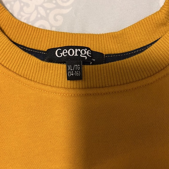 Boys Sweatshirt (also fits women’s size XS) - Picture 3 of 4